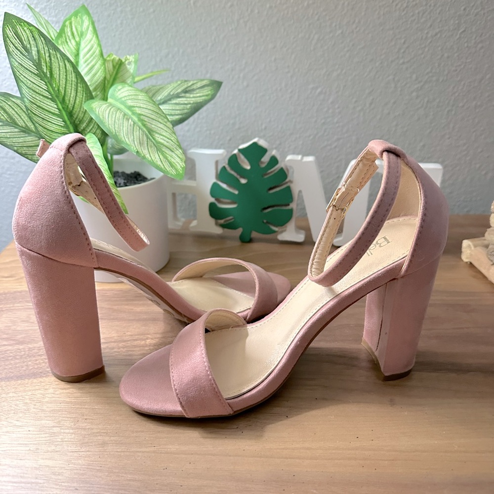 🌟Women’s blush pink strap heel
